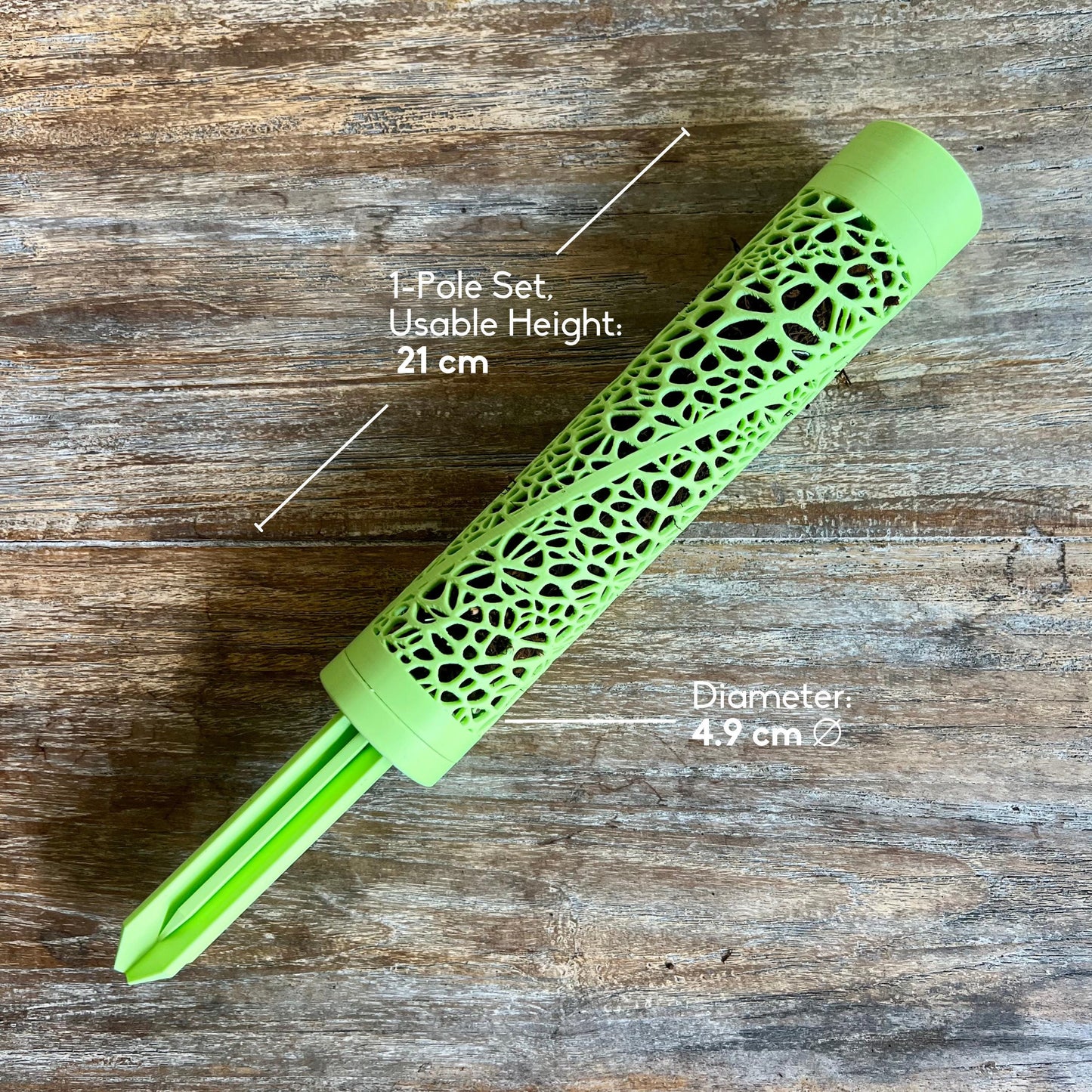 Voronoi moss pole showing dimensions, with 21 cm usable height and 4.9 cm diameter, designed for modular climbing plant support